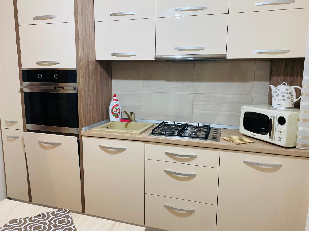 Sellada Apartament - Free Private Parking,Ac,Wi-Fi Carei Exterior foto